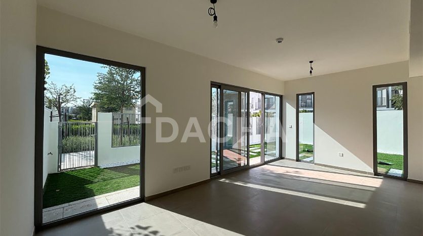 Таунхаус в Tilal Al Ghaf, Дубай, 4 спальни, 219.6 м2 / в год