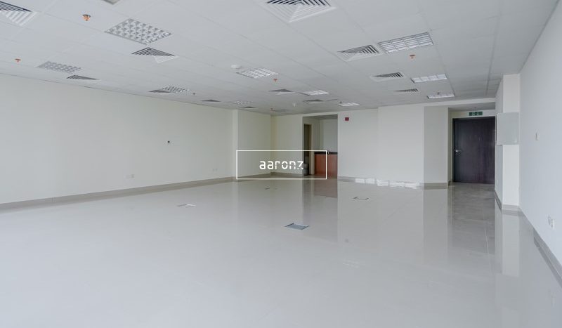 Office on Jumeirah Lake Towers, Dubai, 104.5 m2 / per year