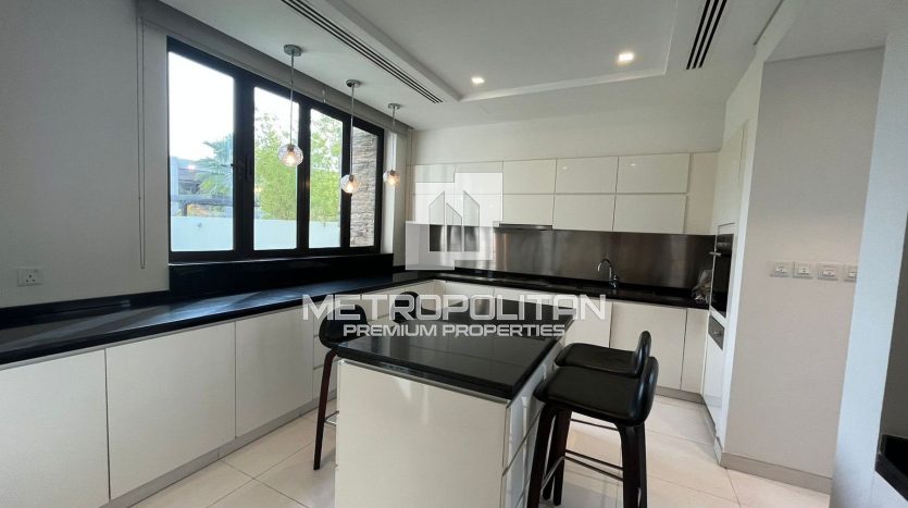 Villa on DAMAC Hills (Akoya by DAMAC), Dubai, 4 bedrooms, 505 m2 / per year