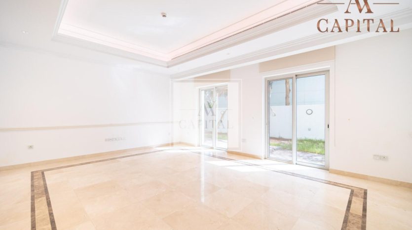 Villa on Mohammed Bin Rashid City, Dubai, 5 bedrooms, 711.6 m2 / per year