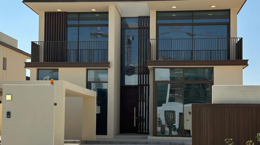 Commercial property Abu-Dhabi, 5 bedrooms, 478 m2  | Foto 1