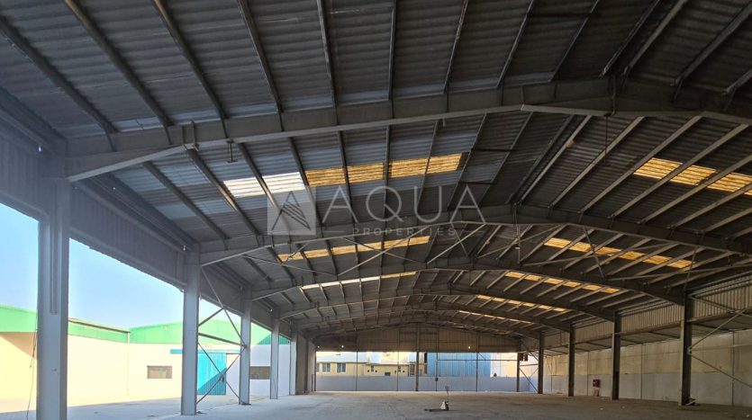 Warehouse on Jabal Ali, Dubai, 4915.6 m2 / per year