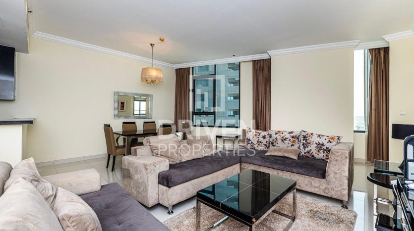 Apartment on Business Bay, Dubai, 1 bedroom, 94 m2 / per year