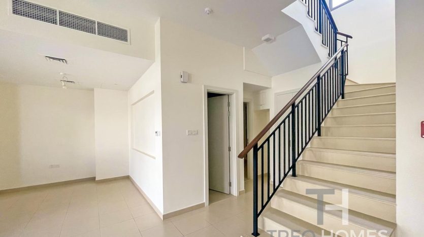 Townhouse on Town Square, Dubai, 3 bedrooms, 191 m2 / per year