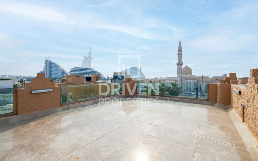 Villa on Umm Suqeim, Dubai, 7 bedrooms, 892 m2 / per year