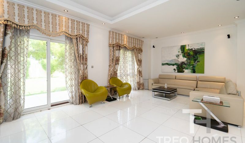 Villa on Meadows, Dubai, 4 bedrooms, 626 m2 / per year
