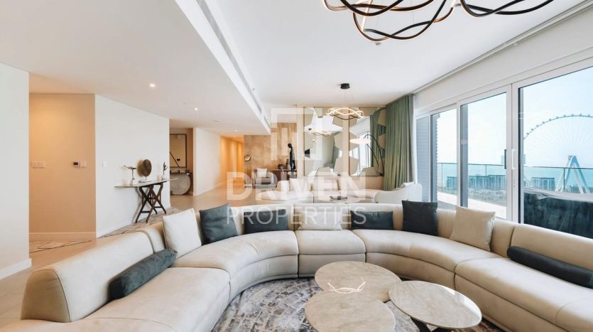 Apartment on Jumeirah Beach Residence, Dubai, 5 bedrooms, 412 m2 / per year