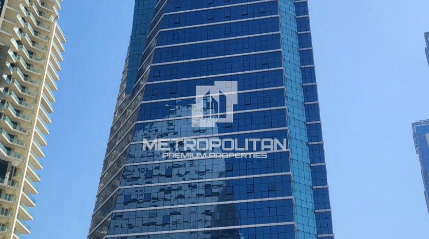 Office on Business Bay, Dubai, 214.9 m2 / per year
