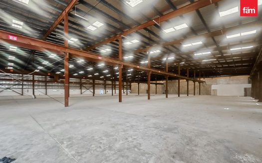 Warehouse on Jabal Ali, Dubai, 12304 m2 / per year