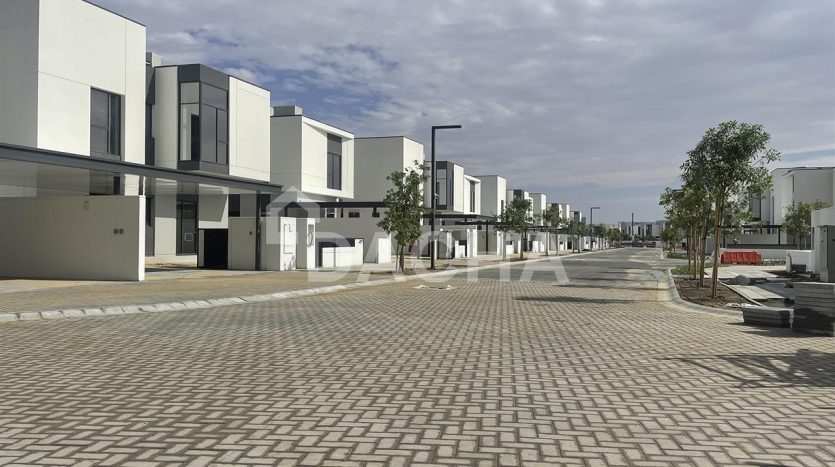 Villa on Al Furjan, Dubai, 4 bedrooms, 325.2 m2  | Foto 4