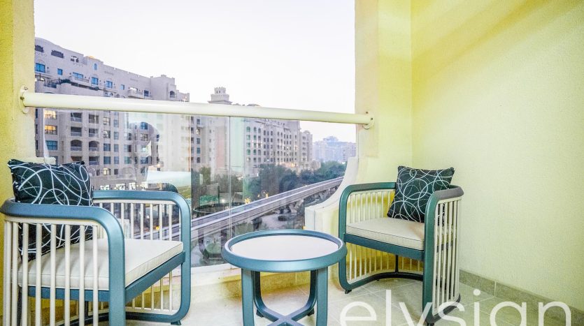 Apartment on Palm Jumeirah, Dubai, 2 bedrooms, 188 m2 / per year