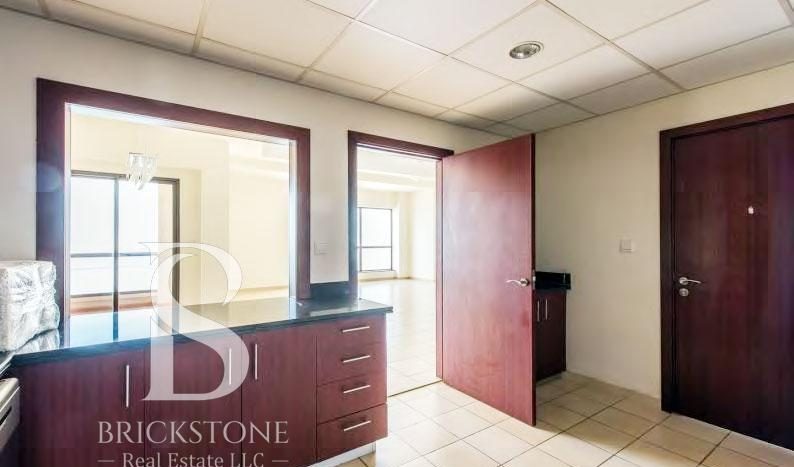 Apartment on Jumeirah Beach Residence, Dubai, 2 bedrooms, 119.8 m2 / per year