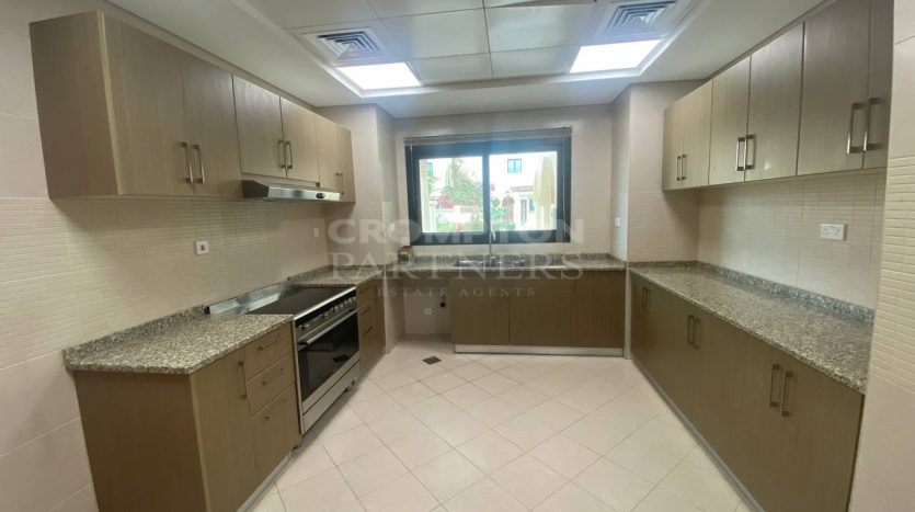 Вилла в Al Salam Street, Абу-Даби, 3 спальни, 297.9 м2 / в год