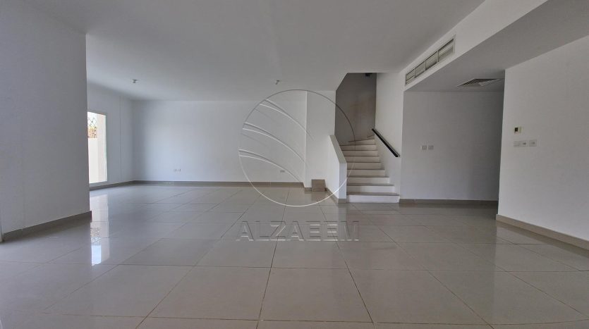 Вилла в Al Reef, Абу-Даби, 5 спален, 273 м2 / в год