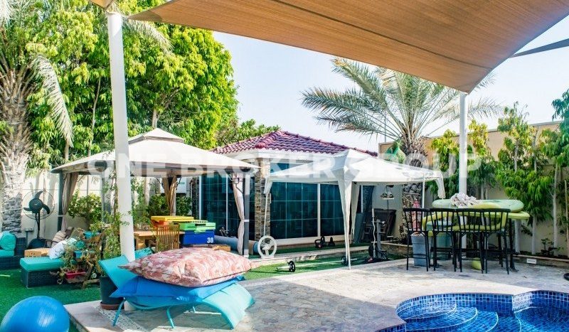 Villa on Jumeirah Park, Dubai, 5 bedrooms, 848.2 m2  | Foto 2