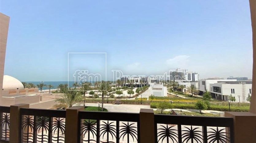 Apartment on Palm Jumeirah, Dubai, 1 bedroom, 104.8 m2 / per year