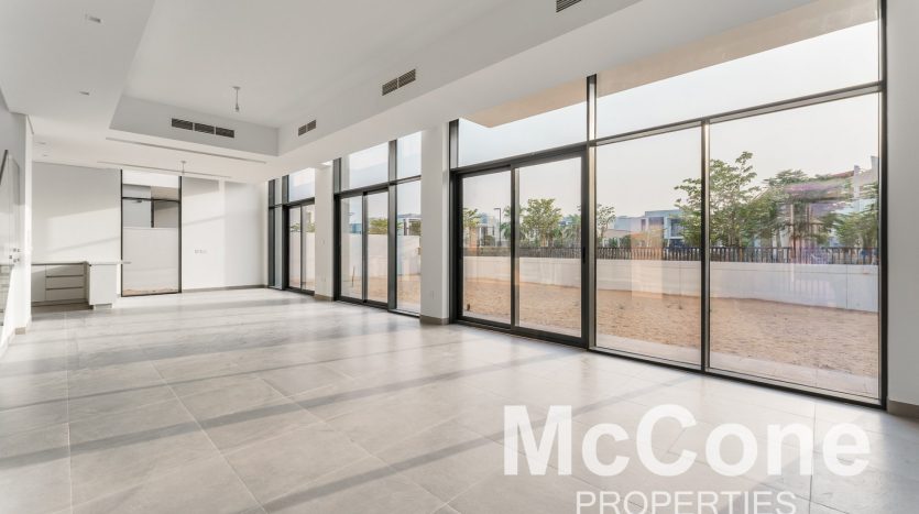 Villa on Al Furjan, Dubai, 5 bedrooms, 570.05 m2  | Foto 1