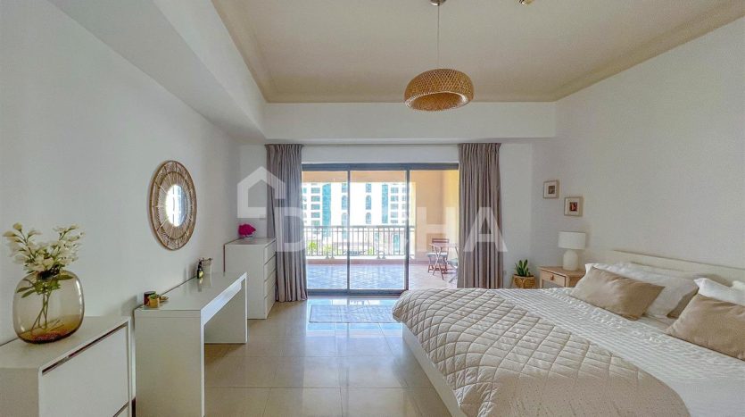 Apartment on Palm Jumeirah, Dubai, 1 bedroom, 121.1 m2 / per year