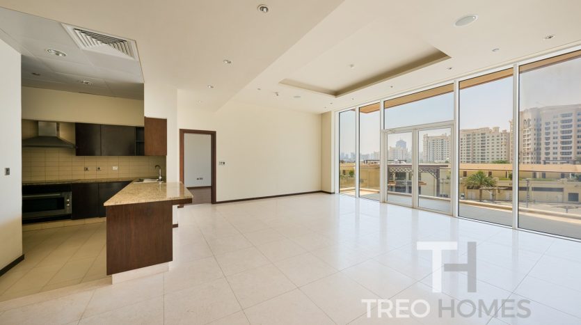 Apartment on Palm Jumeirah, Dubai, 2 bedrooms, 156 m2 / per year