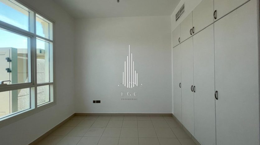 Villa on Khalifa City, Abu-Dhabi, 6 bedrooms, 640.3 m2 / per year