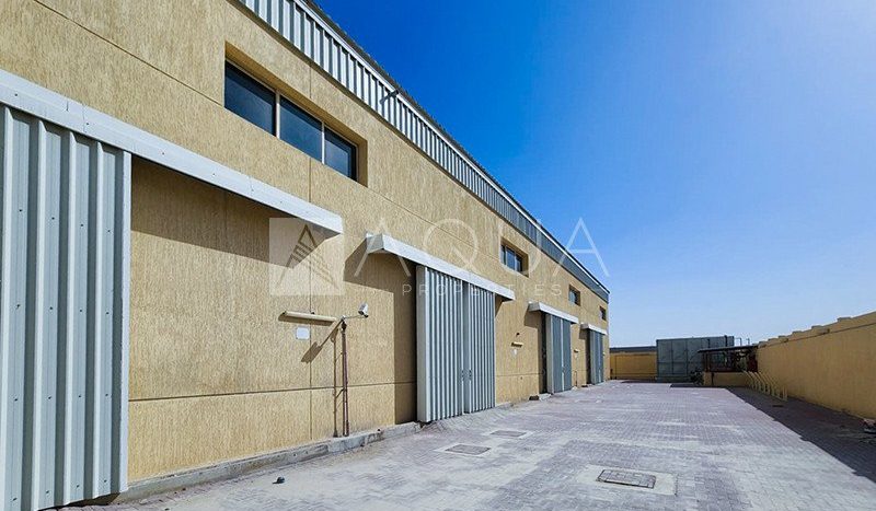 Warehouse on Jabal Ali, Dubai, 696.8 m2 / per year