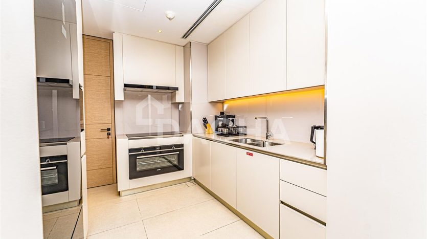 Apartment on Jumeirah Beach Residence, Dubai, 3 bedrooms, 173.2 m2 / per year