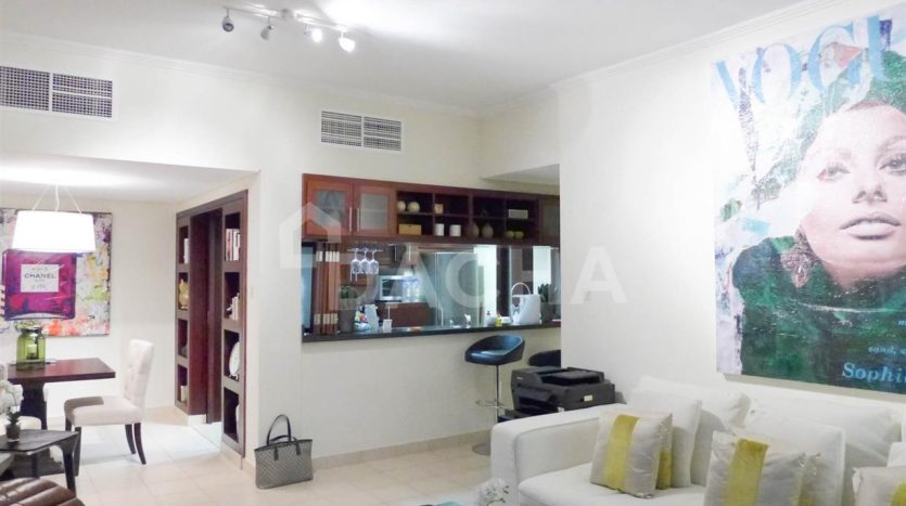 Квартира в The Views, Дубай, 2 спальни, 113.7 м2 / в год