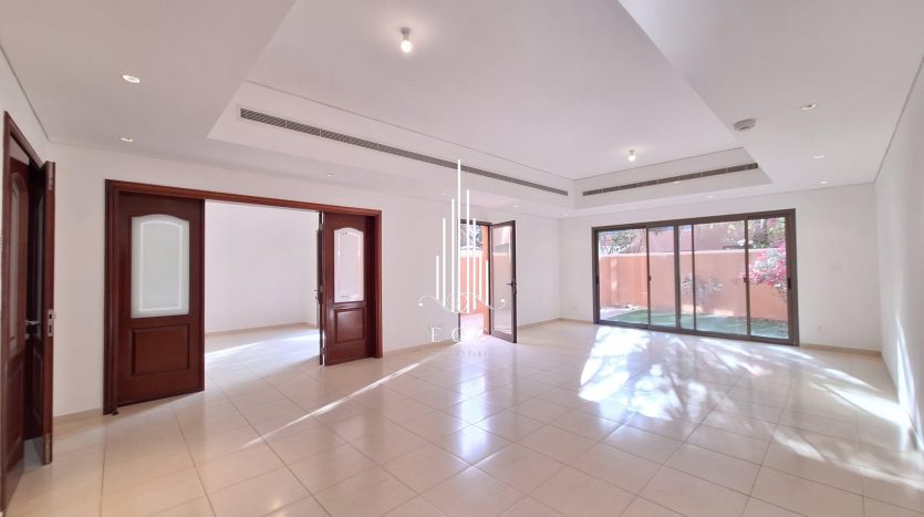Вилла в Abu Dhabi Gate City, Абу-Даби, 4 спальни, 326.9 м2 / в год