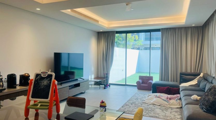 Commercial property on Yas Island, Abu-Dhabi, 3 bedrooms, 384 m2  | Foto 2