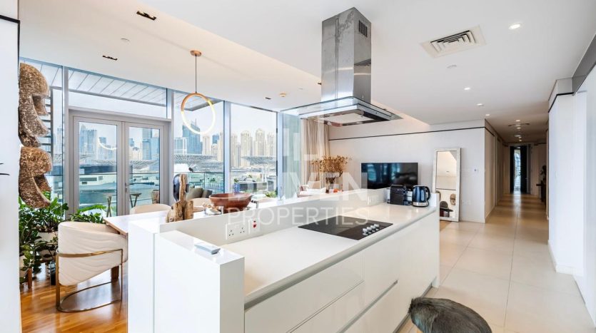 Apartment on Bluewaters, Dubai, 3 bedrooms, 196 m2 / per year