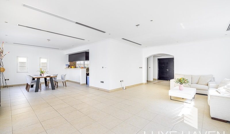 Вилла в Jumeirah Park, Дубай, 3 спальни, 327.67 м2 / в год