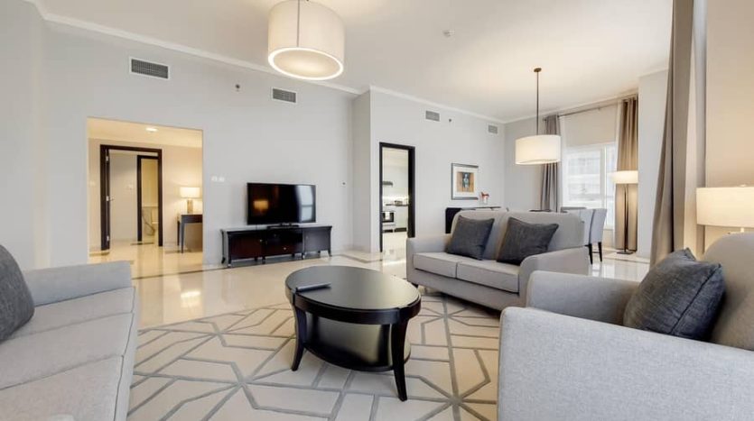 Apartment on Dubai Marina, 4 bedrooms, 270 m2 / per year