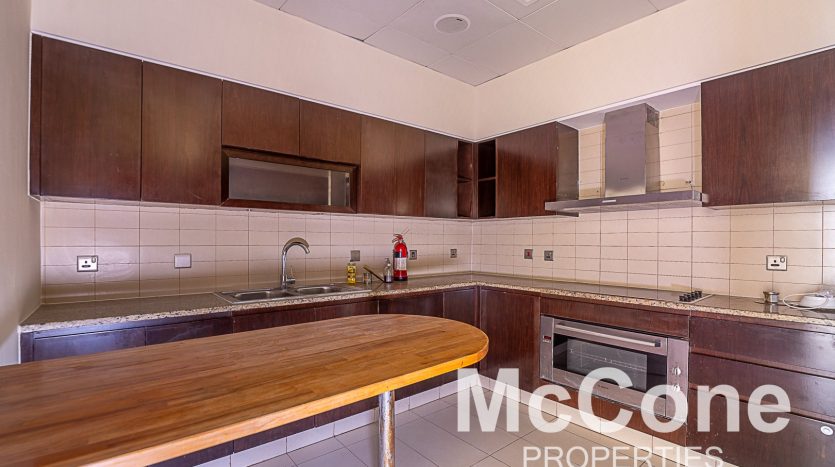 Квартира в Пальма Джумейра, Дубай, 3 спальни, 222.22 м2 / в год