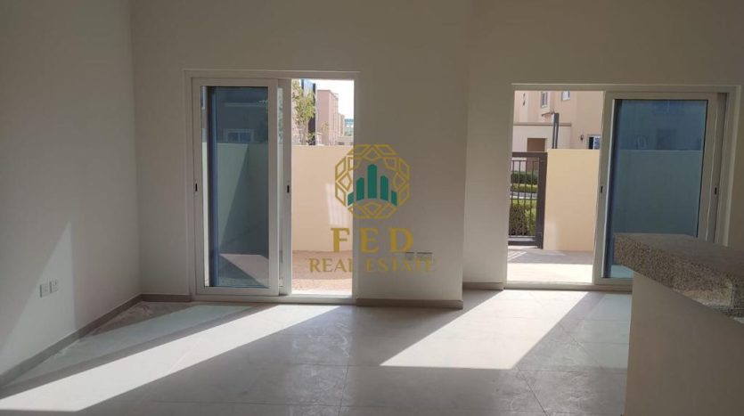 Таунхаус в Dubai Land, 4 спальни, 215 м2