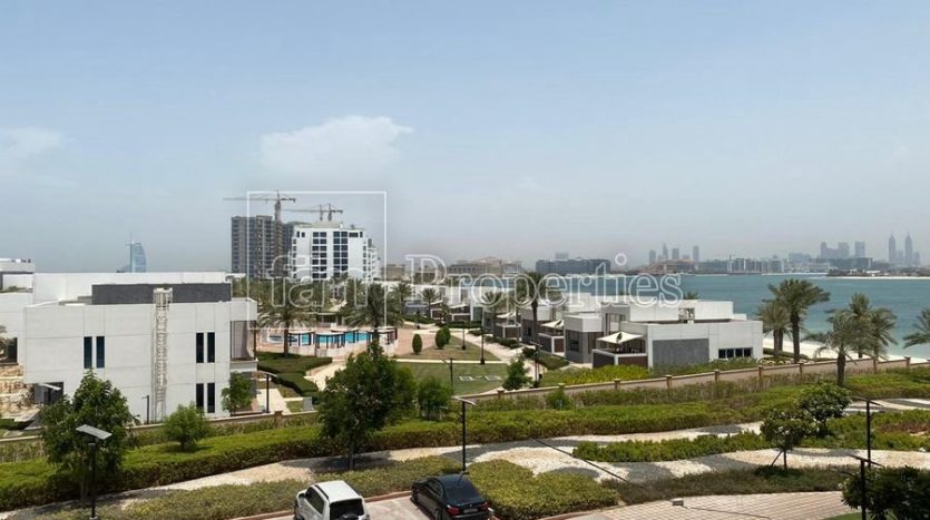 Apartment on Palm Jumeirah, Dubai, 1 bedroom, 104.8 m2 / per year