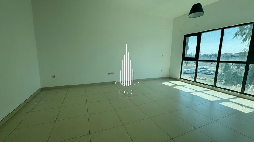 Villa on Al Bateen, Abu-Dhabi, 4 bedrooms, 392 m2 / per year