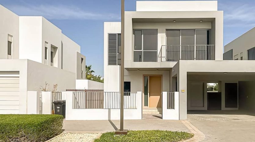Villa on Dubai Hills Estate, 3 bedrooms, 381 m2 / per year