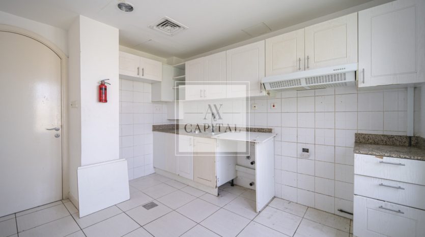 Villa on The Springs, Dubai, 3 bedrooms, 351.9 m2 / per year