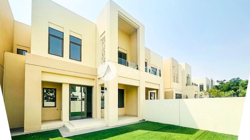 Villa on Rome, Dubai, 3 bedrooms, 220.5 m2 / per year