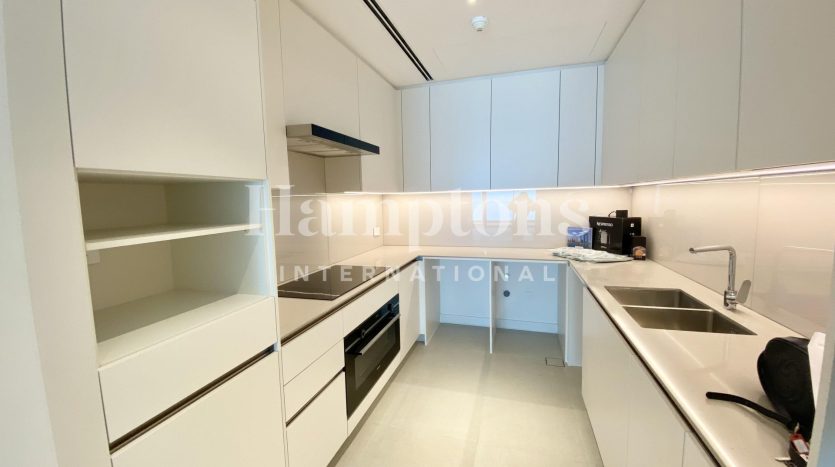 Квартира в Джумейра Бич Резиденс, Дубай, 3 спальни, 255.7 м2 / в год