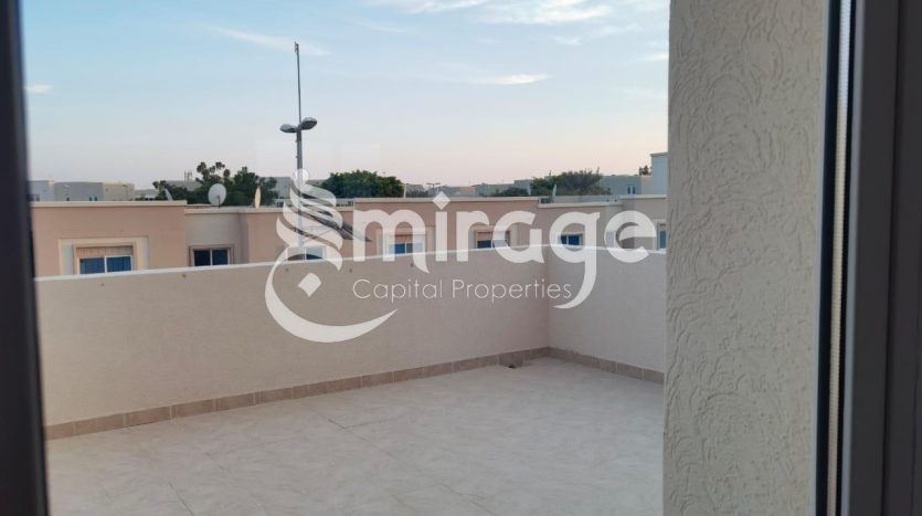 Townhouse on Al Reef, Abu-Dhabi, 5 bedrooms, 348.4 m2  | Foto 1