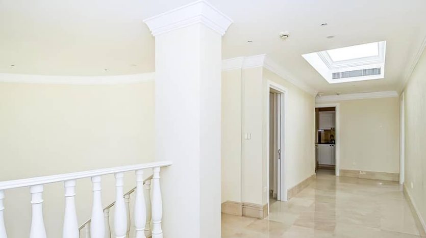Penthouses on Jumeirah Beach Residence, Dubai, 4 bedrooms, 586 m2 / per year