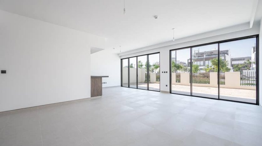 Villa on Tilal Al Ghaf, Dubai, 4 bedrooms, 422 m2 / per year
