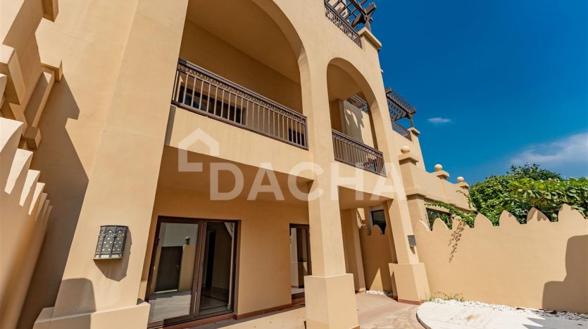 Townhouse on Palm Jumeirah, Dubai, 3 bedrooms, 463.4 m2 / per year