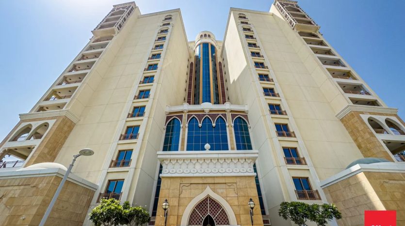 Townhouse on Palm Jumeirah, Dubai, 2 bedrooms, 380 m2 / per year
