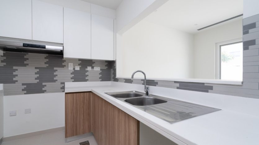 Таунхаус в Dubai Land, 3 спальни, 178.37 м2 / в месяц