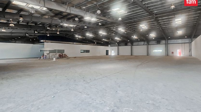 Warehouse on Jabal Ali, Dubai, 12304 m2 / per year
