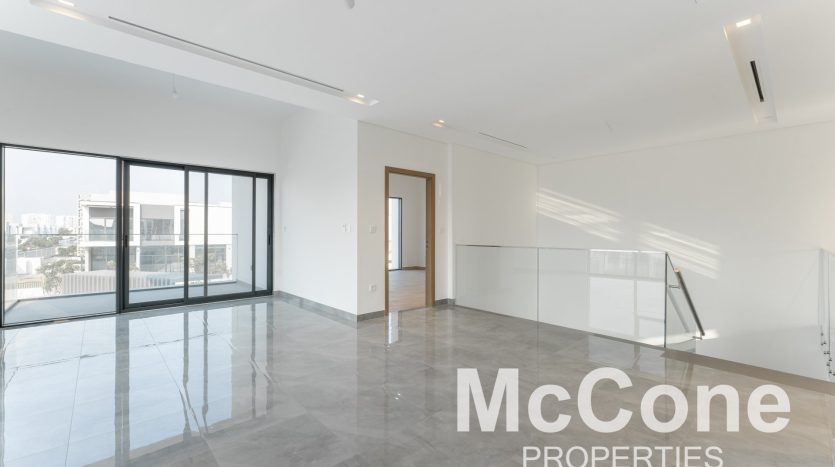 Villa on Al Furjan, Dubai, 5 bedrooms, 623.84 m2 / per year