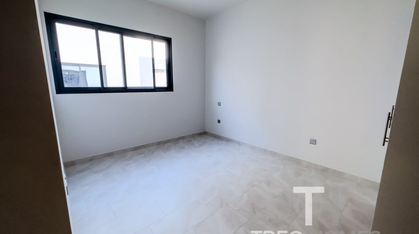 Таунхаус в Dubai Land, 4 спальни, 293 м2 / в год
