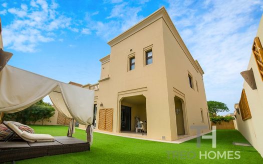 Villa on Arabian Ranches 2, Dubai, 4 bedrooms, 332 m2 / per year